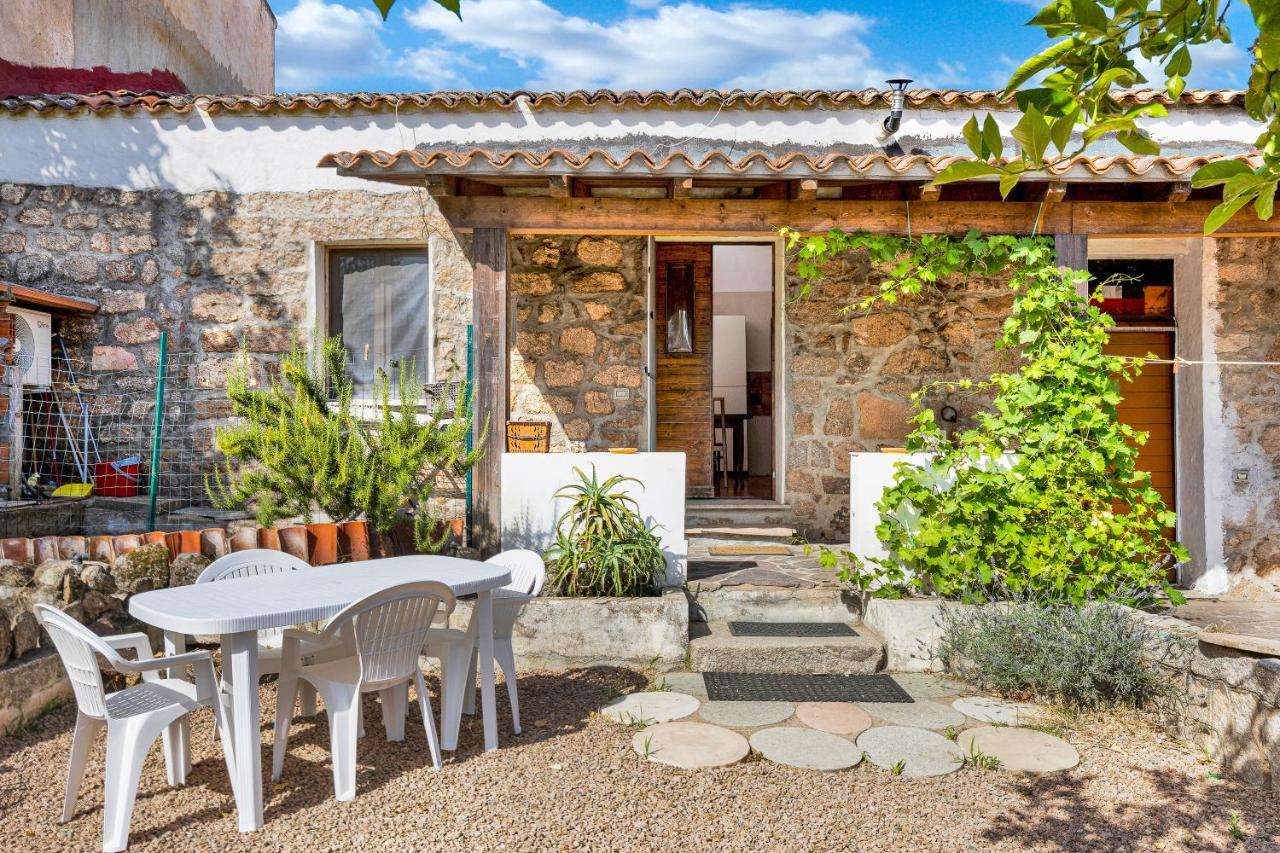 Casettina Loiri Porto San Paolo Exterior photo